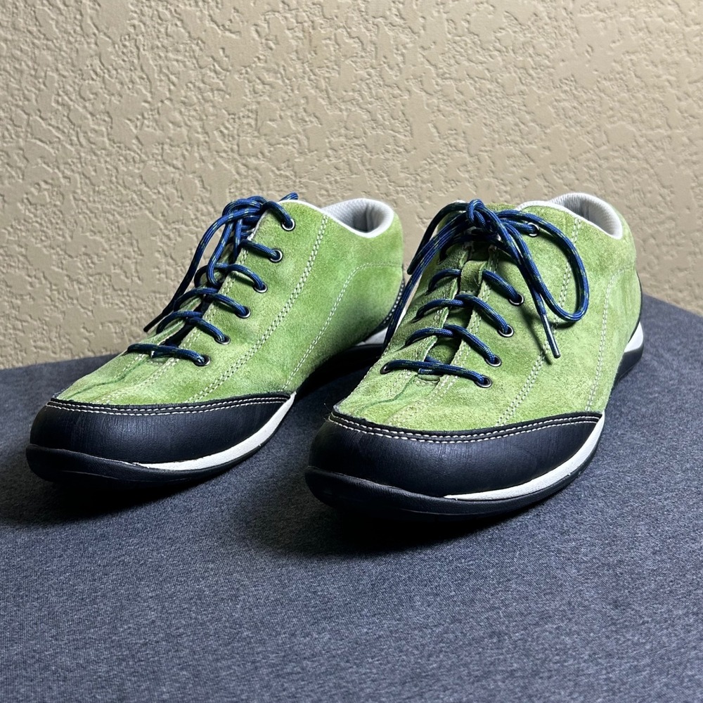 L.L.Bean BeanSport Womens 9.5 M Green Suede Lace Up Walking Shoes 277619